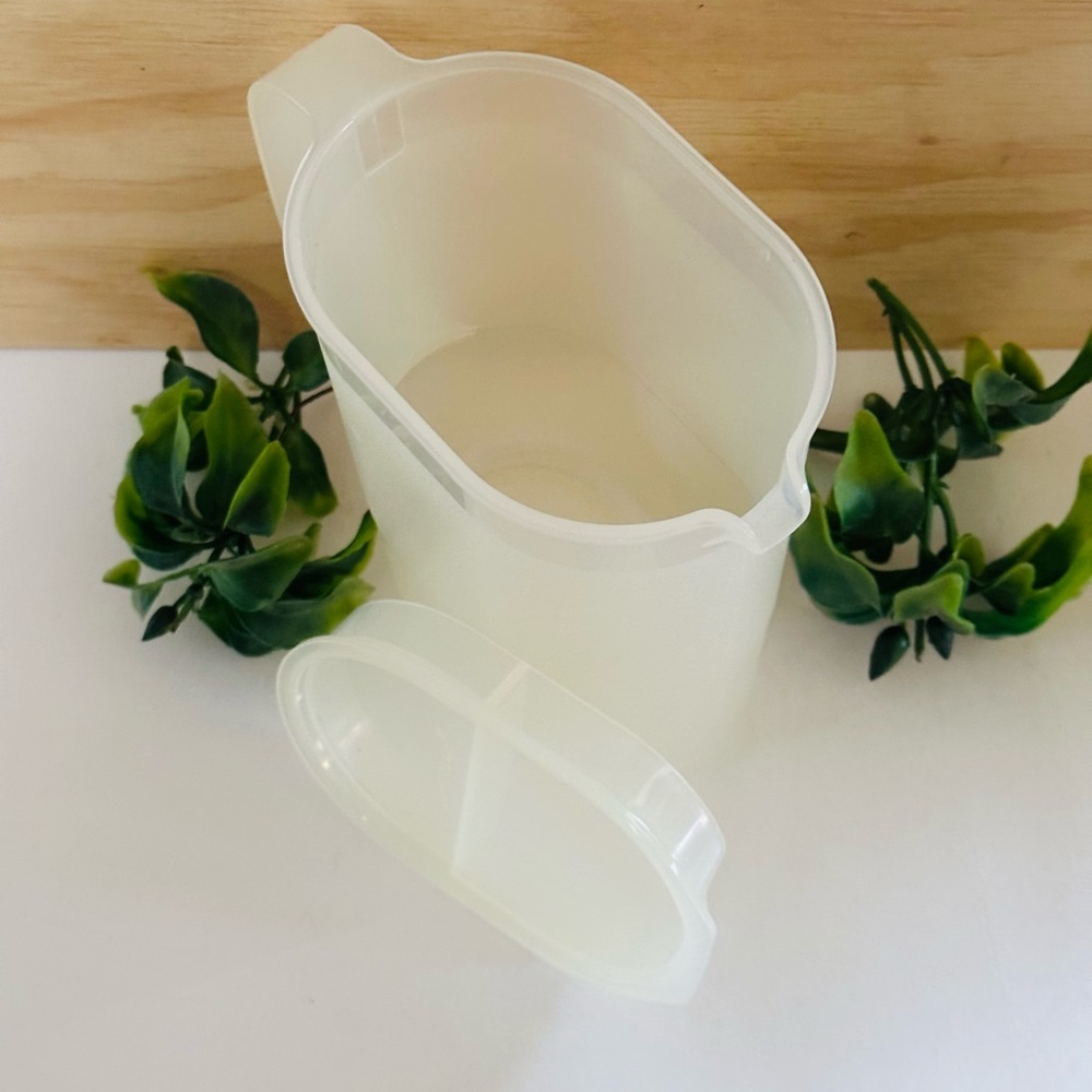 Vintage Tupperware 1-Qt Slim Fridge Door Pitcher Clear #1529-9 - Picture 5 of 7